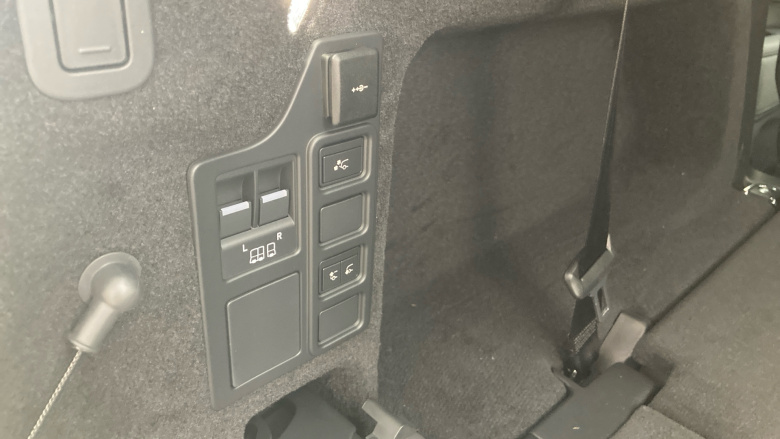 Land Rover Discovery 3.0 D350 Dynamic SE 5dr Auto Diesel Station Wagon